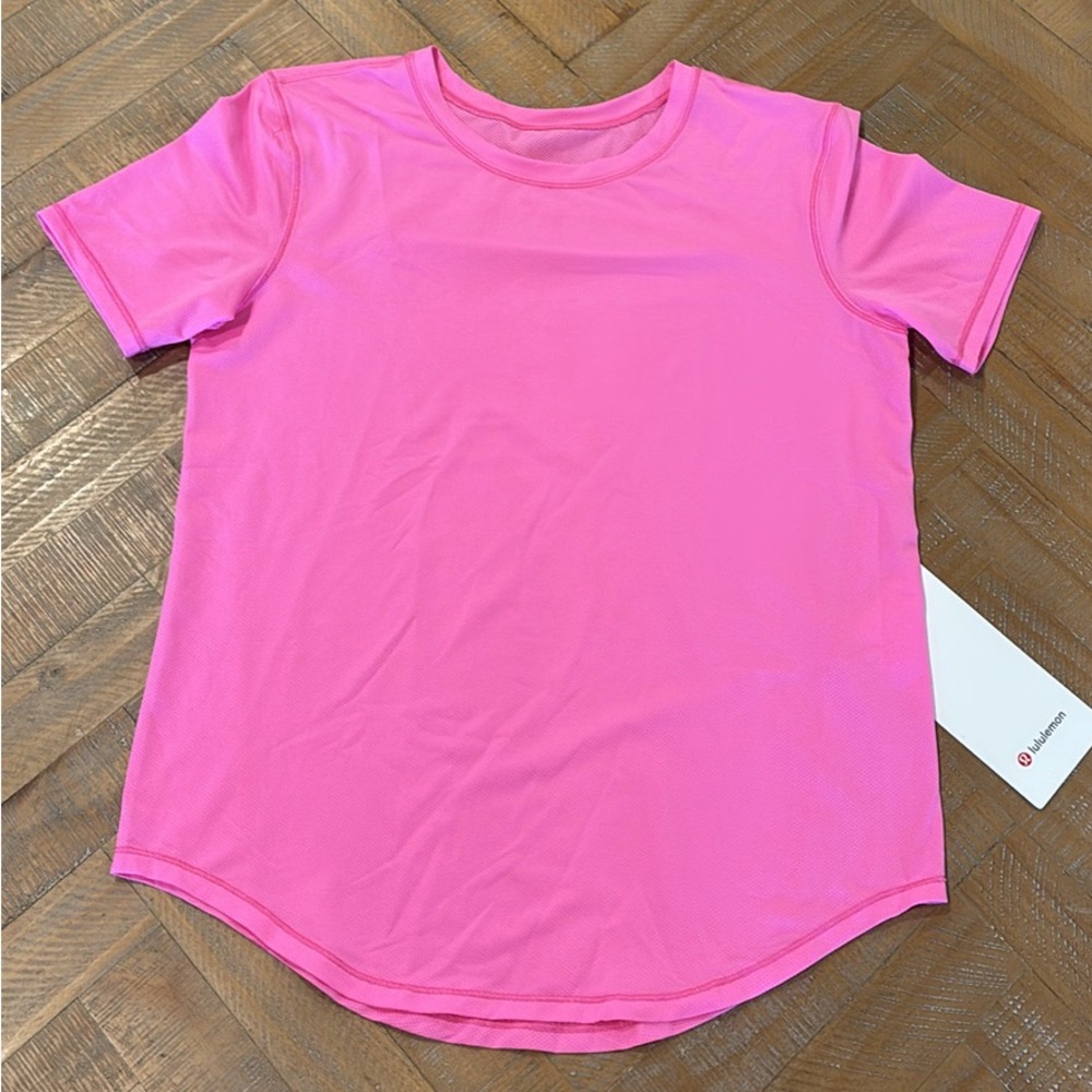 NWT Lululemon Short Sleeve Tee